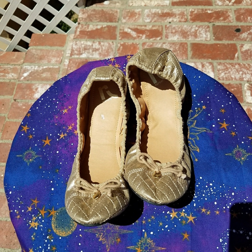 Women's gold flats